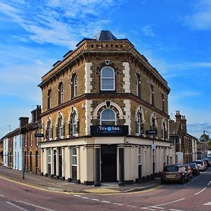 Trivelles Rochester Hotel